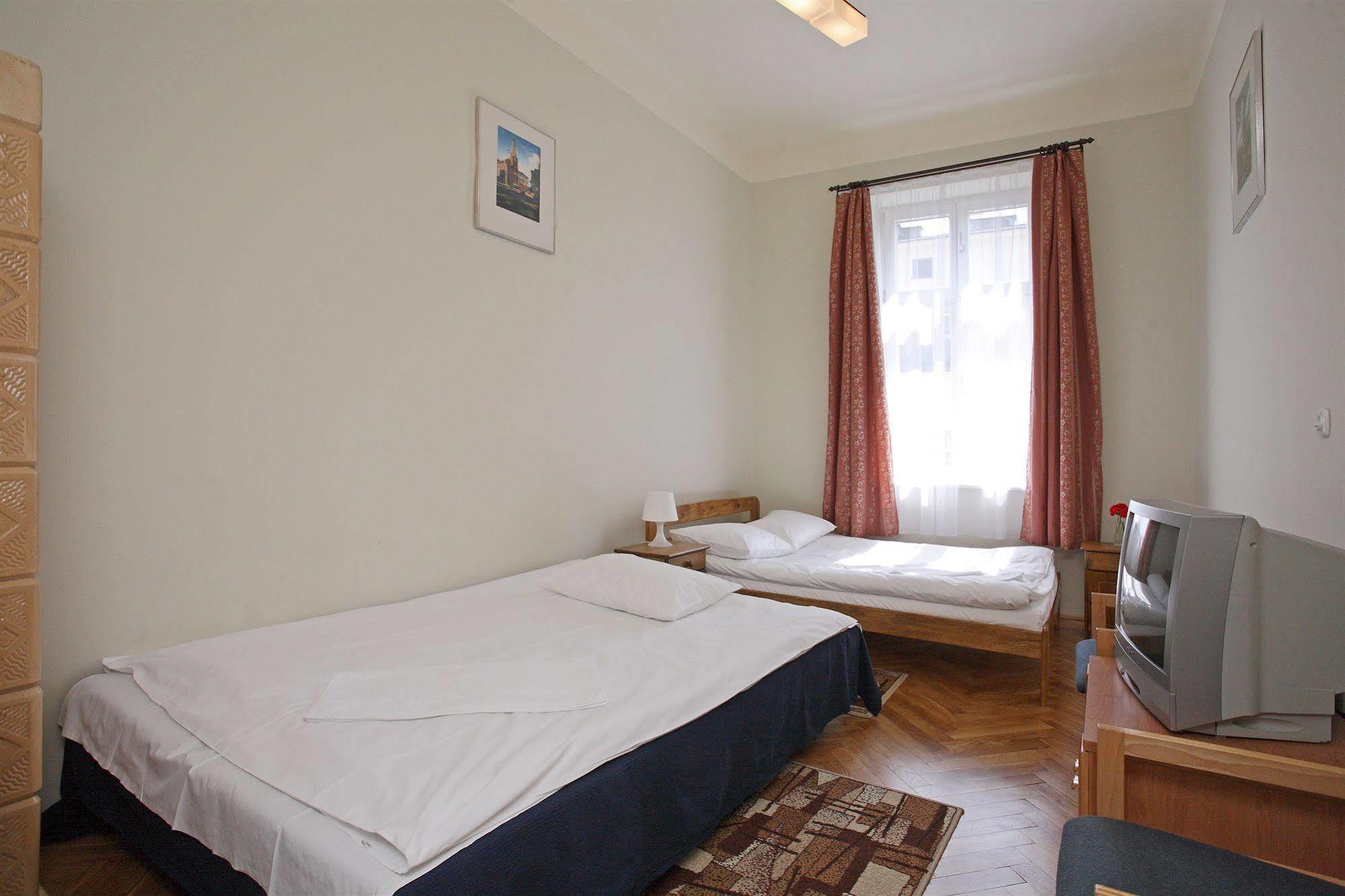 Enigma Hostel Krakau Buitenkant foto
