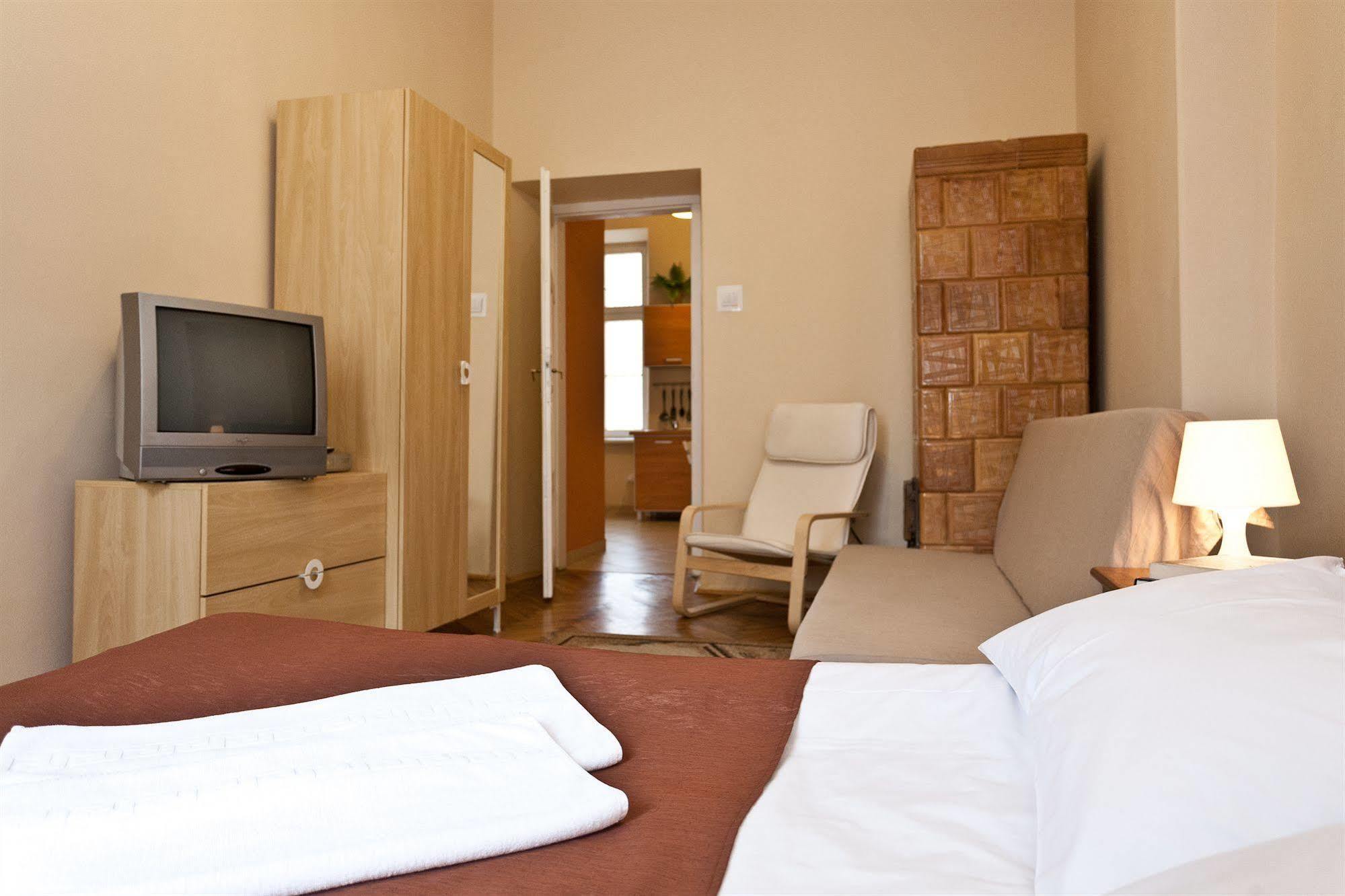 Enigma Hostel Krakau Buitenkant foto