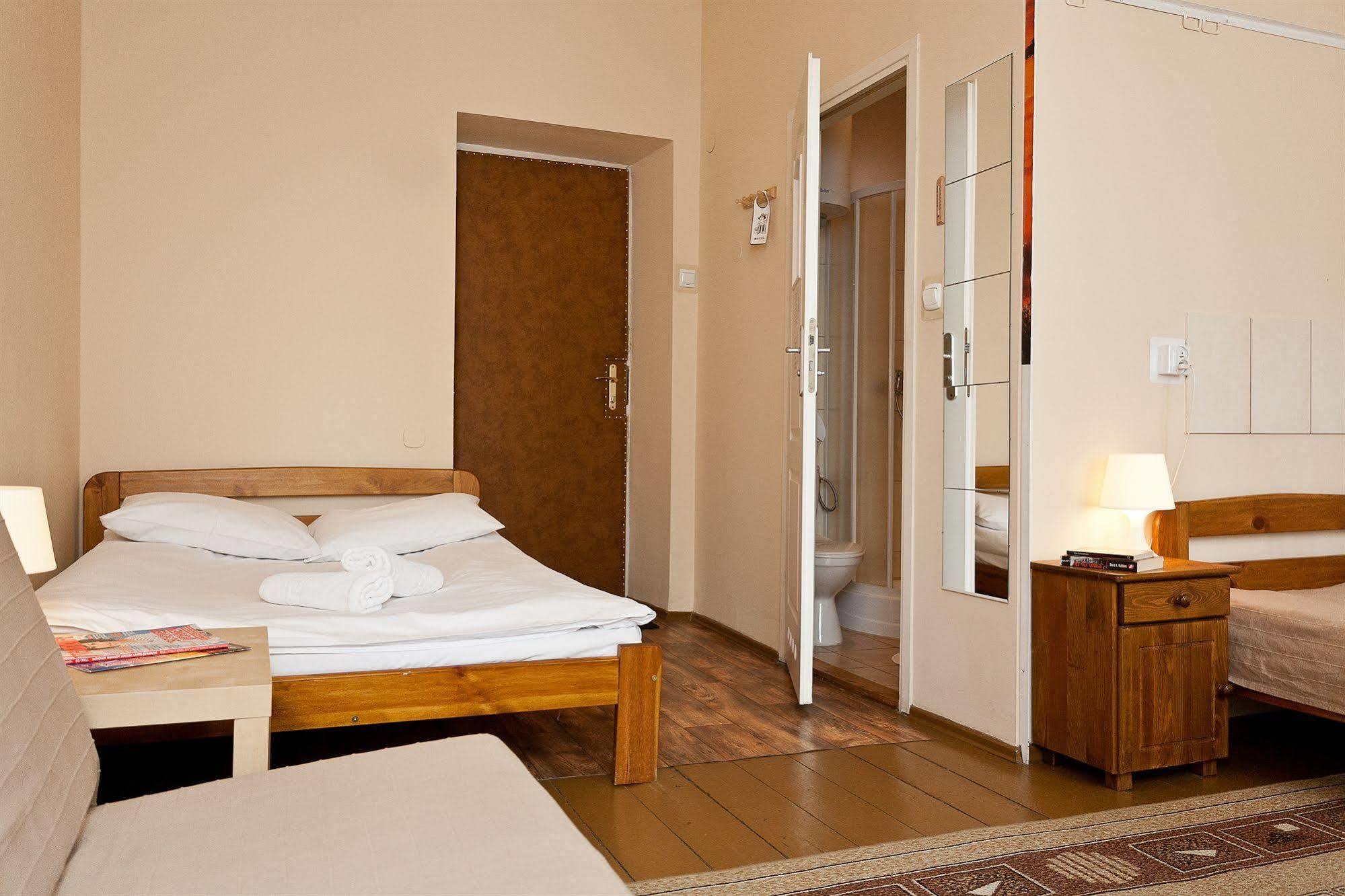 Enigma Hostel Krakau Buitenkant foto