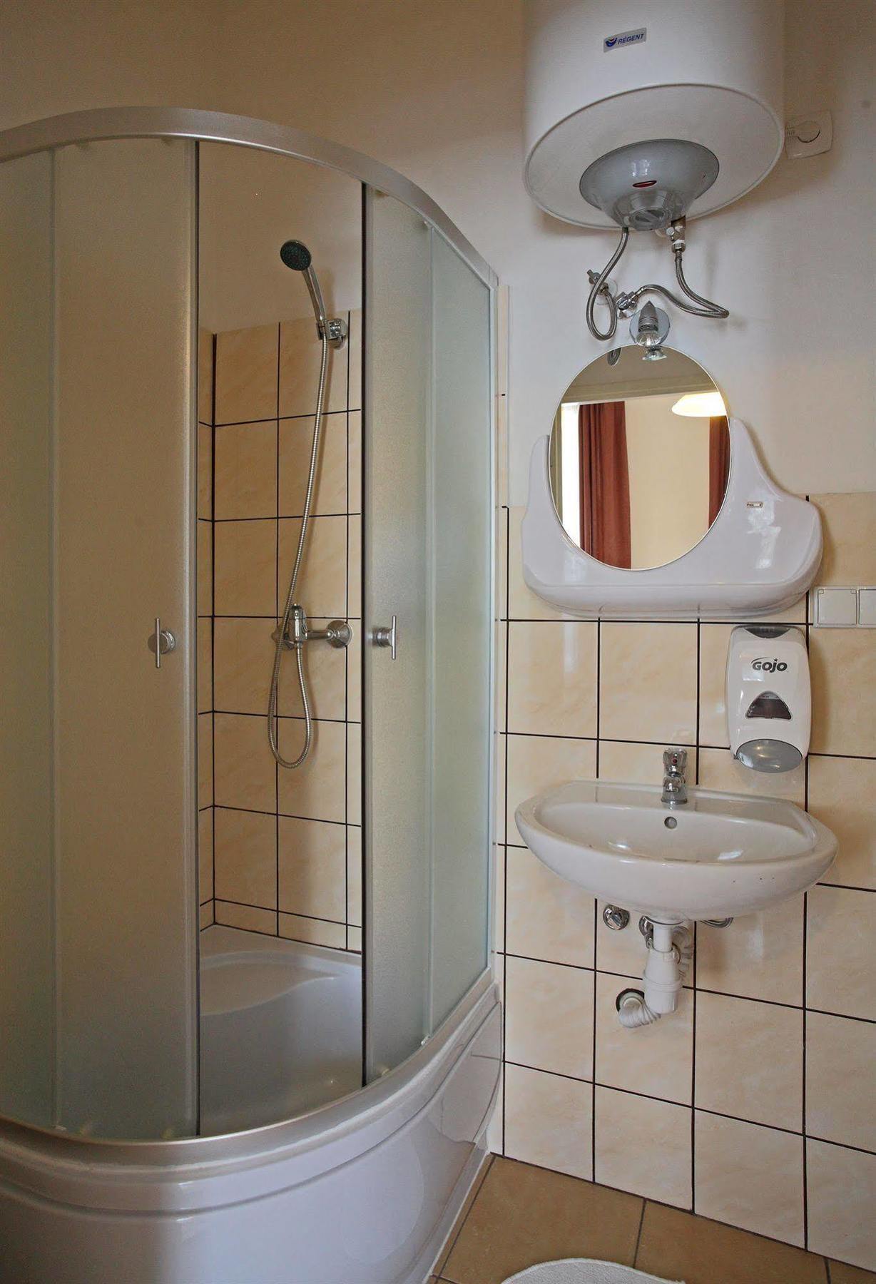 Enigma Hostel Krakau Buitenkant foto