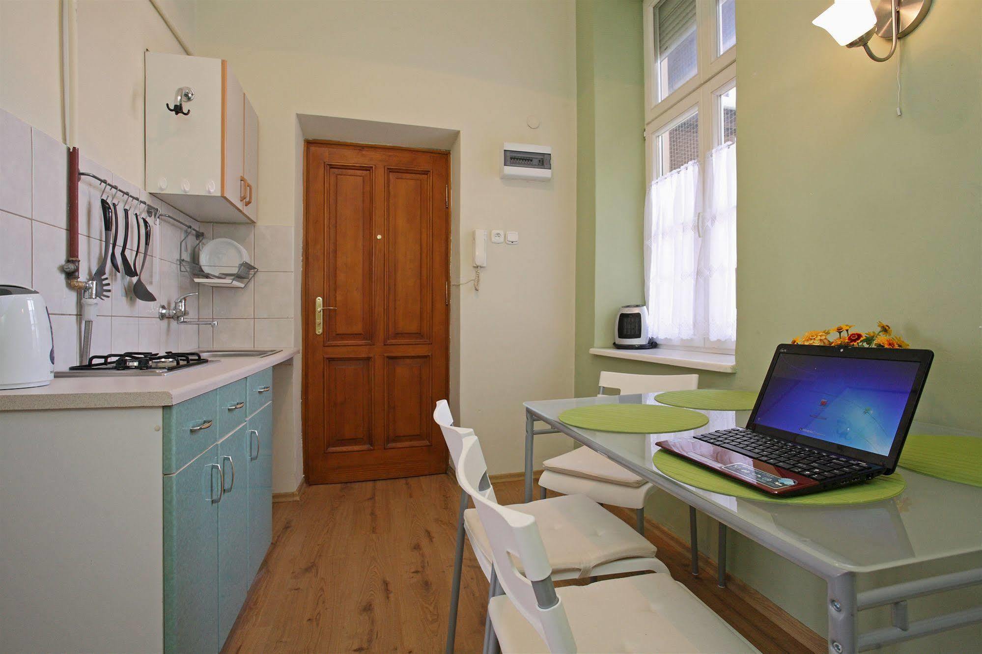 Enigma Hostel Krakau Buitenkant foto