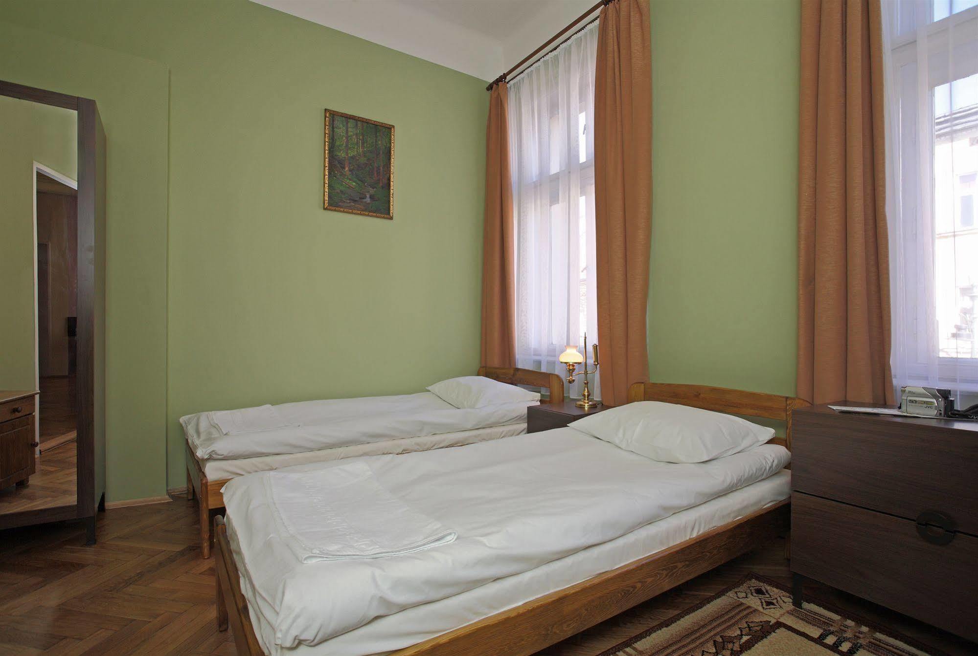 Enigma Hostel Krakau Buitenkant foto